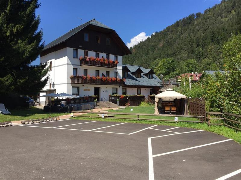 Hotel Tarvisio Four Seasons מראה חיצוני תמונה